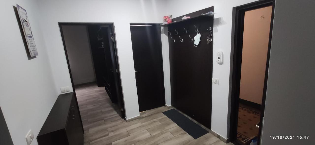 Christie'S 2 Central Apartment Букурещ Екстериор снимка