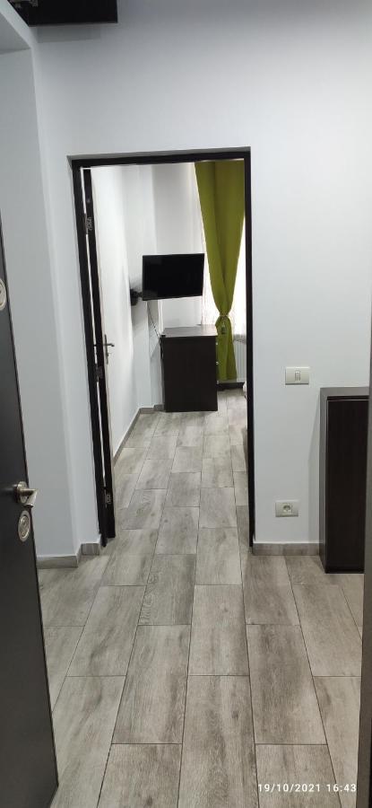 Christie'S 2 Central Apartment Букурещ Екстериор снимка